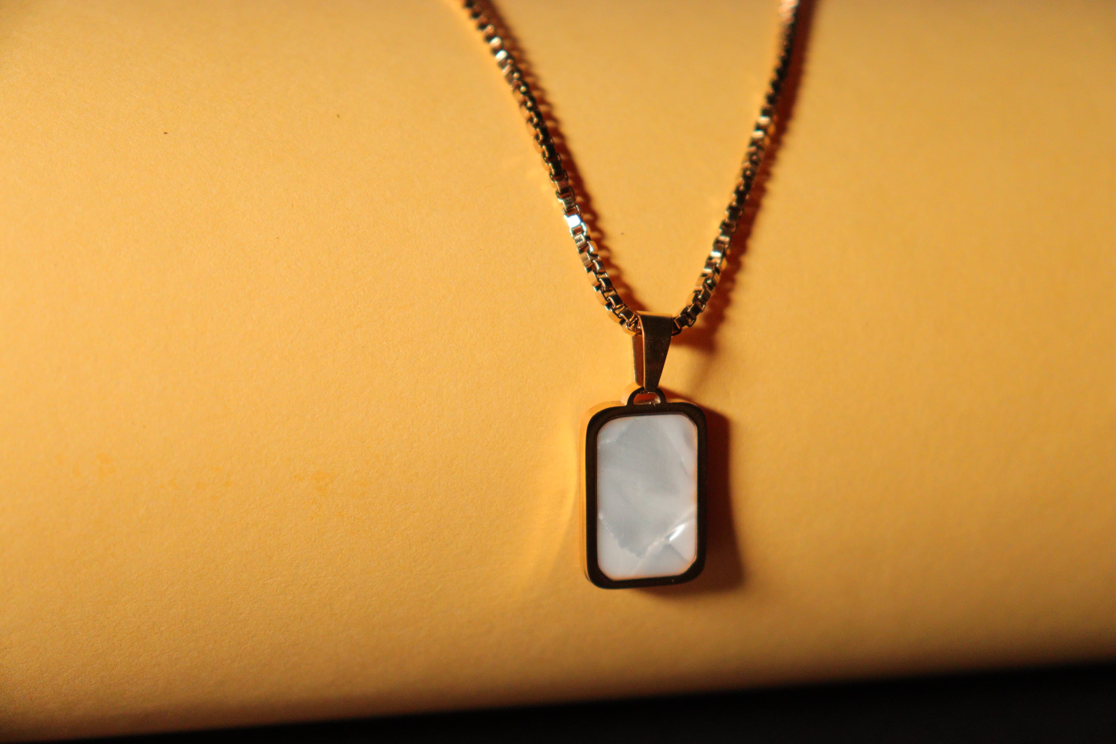 Ivory Aura Minimal Necklace