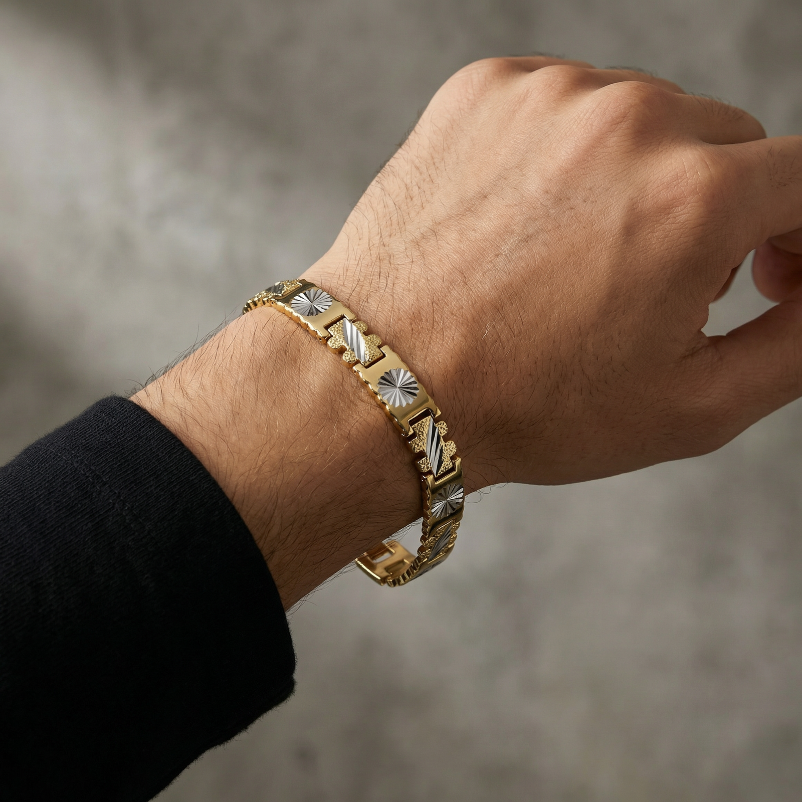 BLINK Regal Pattern Gold Link Bracelet